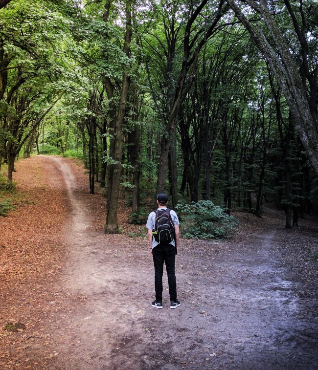 vladislav-babienko-KTpSVEcU0XU-unsplash