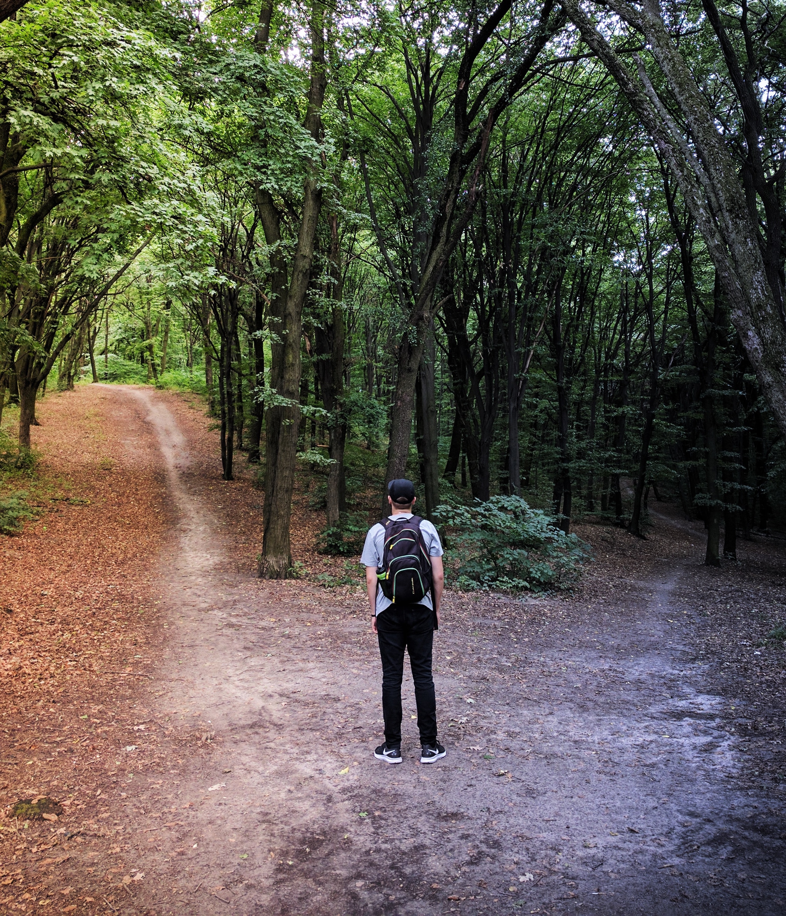 vladislav-babienko-KTpSVEcU0XU-unsplash